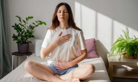 CUERPO Y MENTE EN EQUILIBRIO: CÓMO EL ESTRÉS Y EL AUTOCUIDADO IMPACTAN LA SALUD FEMENINA