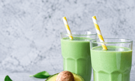 Smoothie de aguacate y té verde matcha